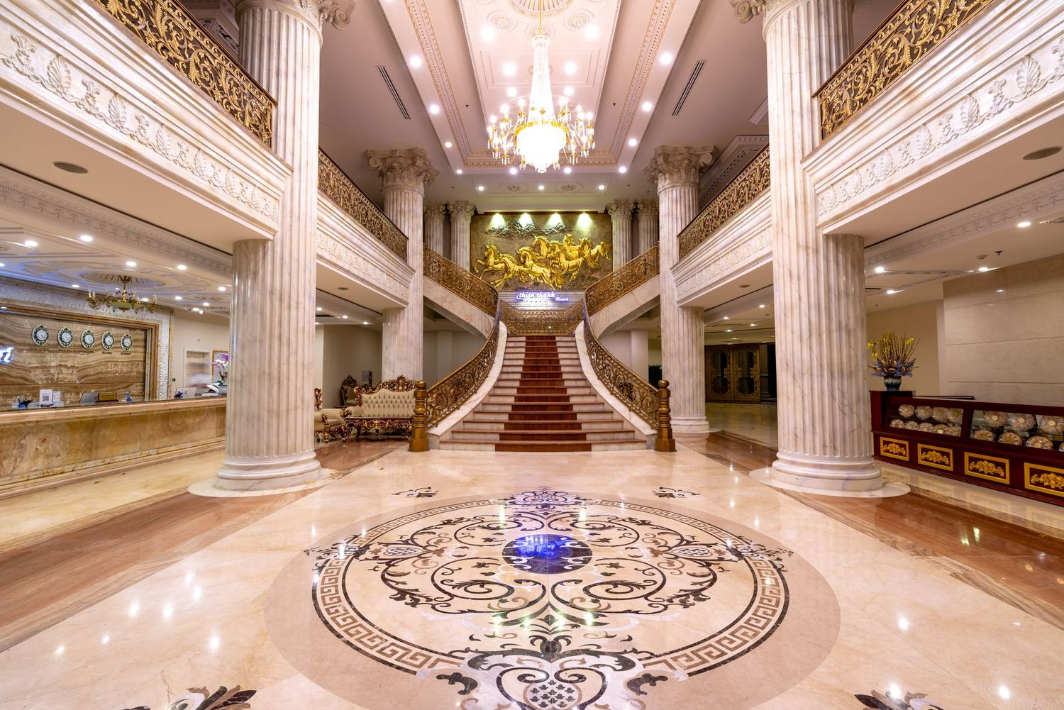 Hotel & Restaurant Evenings